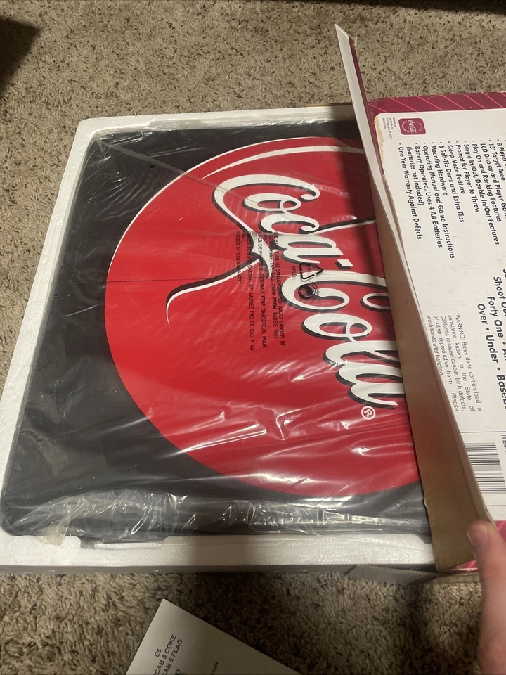 Gabinete de Dardos Electrónico Coca-Cola Deportivo DMI De Colección Nuevo Artículo de Coleccionista Foto 4 de 4