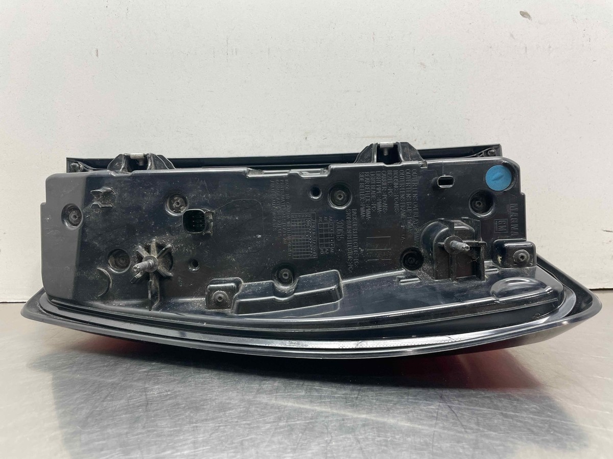 2021 Sierra Denali 2500 Driver Left Tail Light Lamp Assembly 