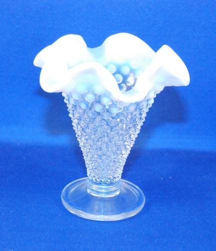 Vintage Fenton Hobnail white opalescent Ruffled Rim Glass Bud Vase 4” - Picture 2 of 3