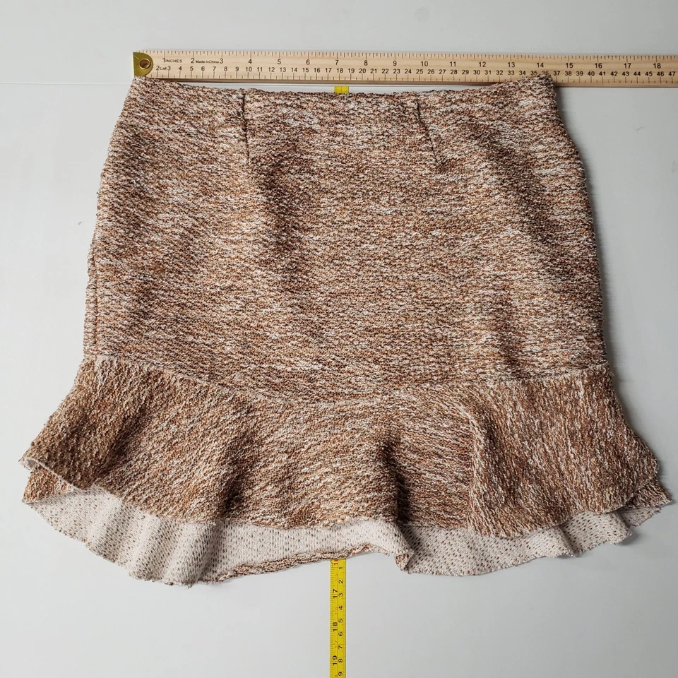 Minifalda con dobladillo con volantes de tweed talla 10 marrón coqueta neutra Preppy Academia de ASOS Foto 3 de 4