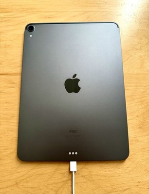 Apple iPad Pro 11'' 256GB Space Gray Gen 1 A1980 MTXQ2LL/A WiFi