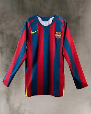 Size Medium- Nike FC Barcelona Re-Issue 2005/06 Ronaldinho Home