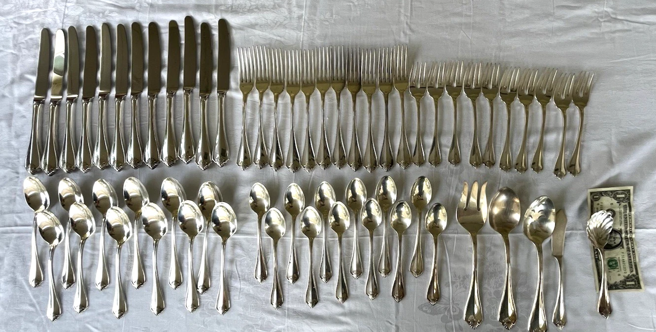 62 x Vintage ONEIDA 1881 Rogers King James Silverplate Flatware Lot 1985 EUC