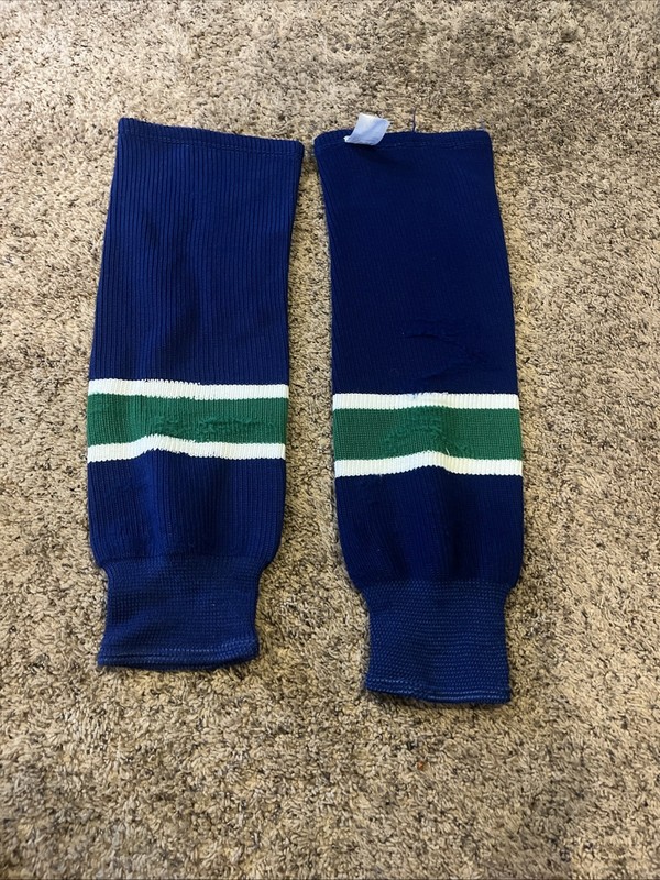 VANCOUVER CANUCKS KNITTED ICE HOCKEY SOCKS (TRONX SK200)