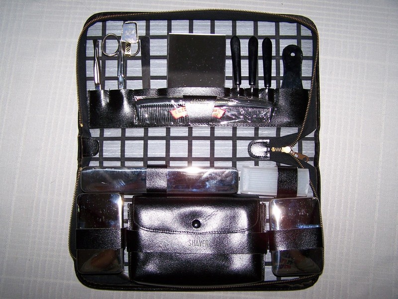 VTG MENS LEATHER GROOMING KIT Travel Case Stahl Gehartet Solingen UNUSED RETRO