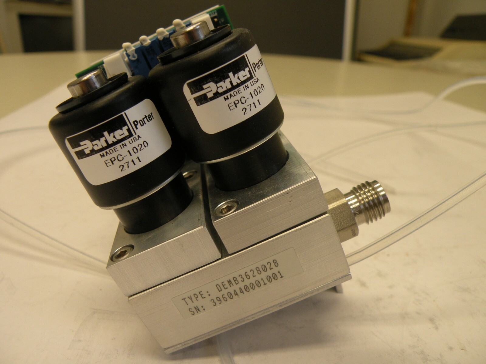 THERMO FINNIGAN DUAL EPC-1020 VALVES & PCB W/ HOSES FOR LCQ DECA KA20122-000