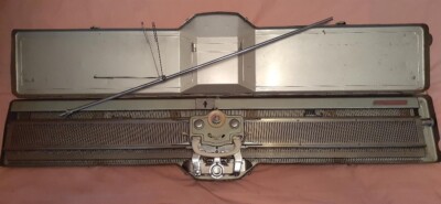 Vintage knitting machine ARS. 208 needles Original metallic case. Japan. As is
