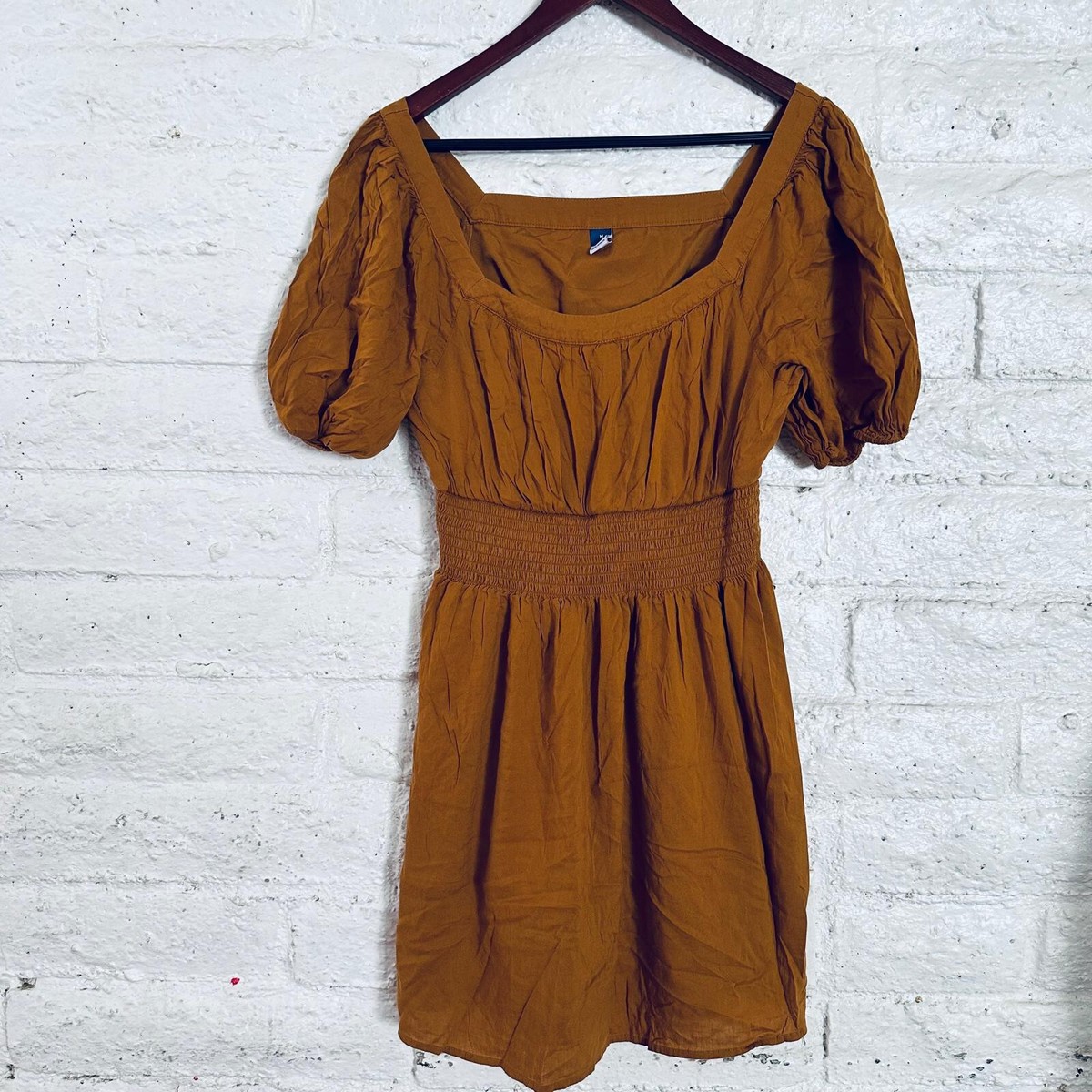 Old Navy Golden Brown Short Puff Sleeve Smocked Waist Mini Dress Size M Old Navy Golden Brown Short Puff Sleeve Smocked Waist Mini Dress Size M