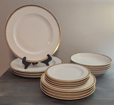 Art Deco Epiag Czechoslovakia - Gold Greek Key Pattern - 16 Piece Dinnerware