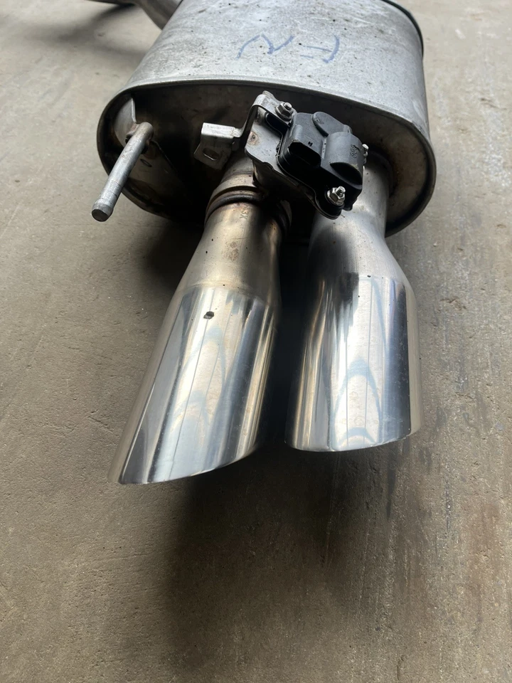 SILENCIADOR ESCAPE TRASERO IZQUIERDO Y DERECHO FORD MUSTANG GT 2024-2026 OEM CON ACTUADORES Foto 4 de 4