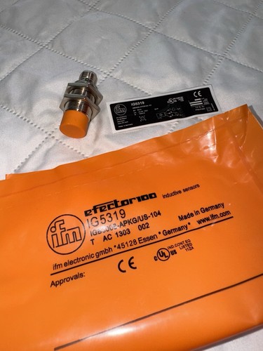 IFM INDUCTIVE SENSOR EFECTOR IG5319 IG-3008-BPKG/IS-104 US- 10IG3008BPKGIG5401 - Picture 2 of 9
