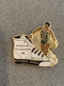 1981 Wisconsin Jaycees Winter Convention Eau Claire Basketball Pin