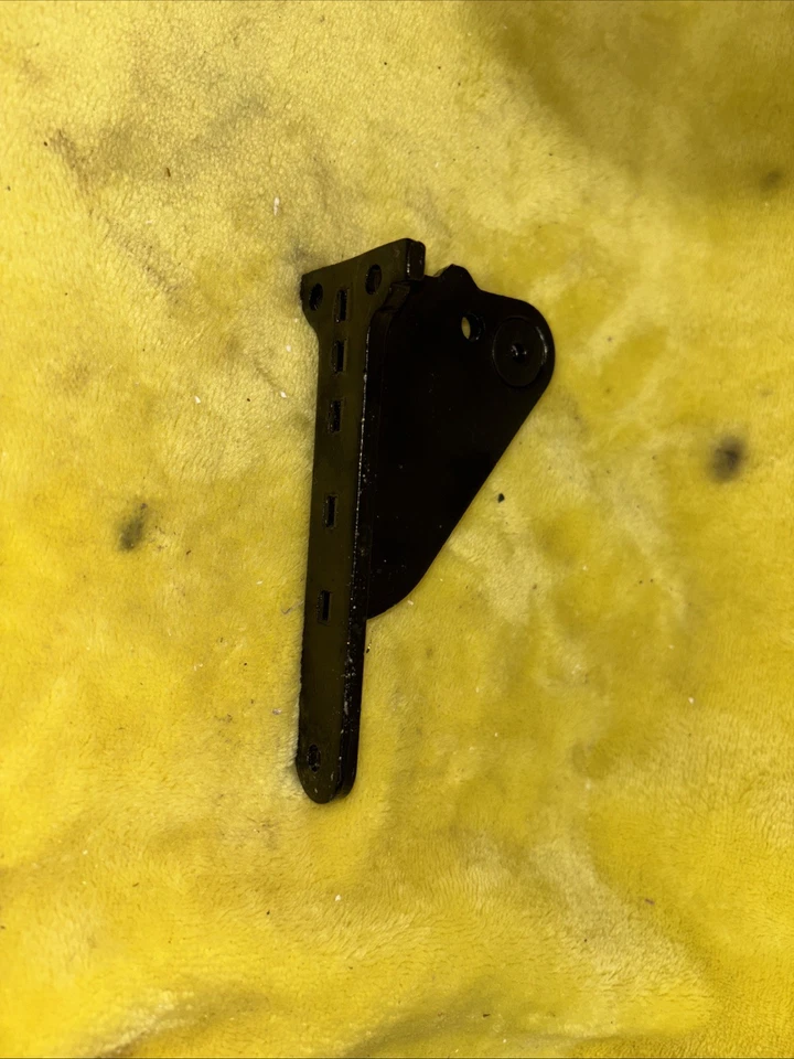 Bisagra central izquierda para refrigerador Maytag # 67006442 - ENVÍO GRATUITO Foto 3 de 3