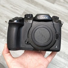 Panasonic LUMIX DC-GH5 20.3 MP Mirrorless Digital Camera Body Only - Excellent