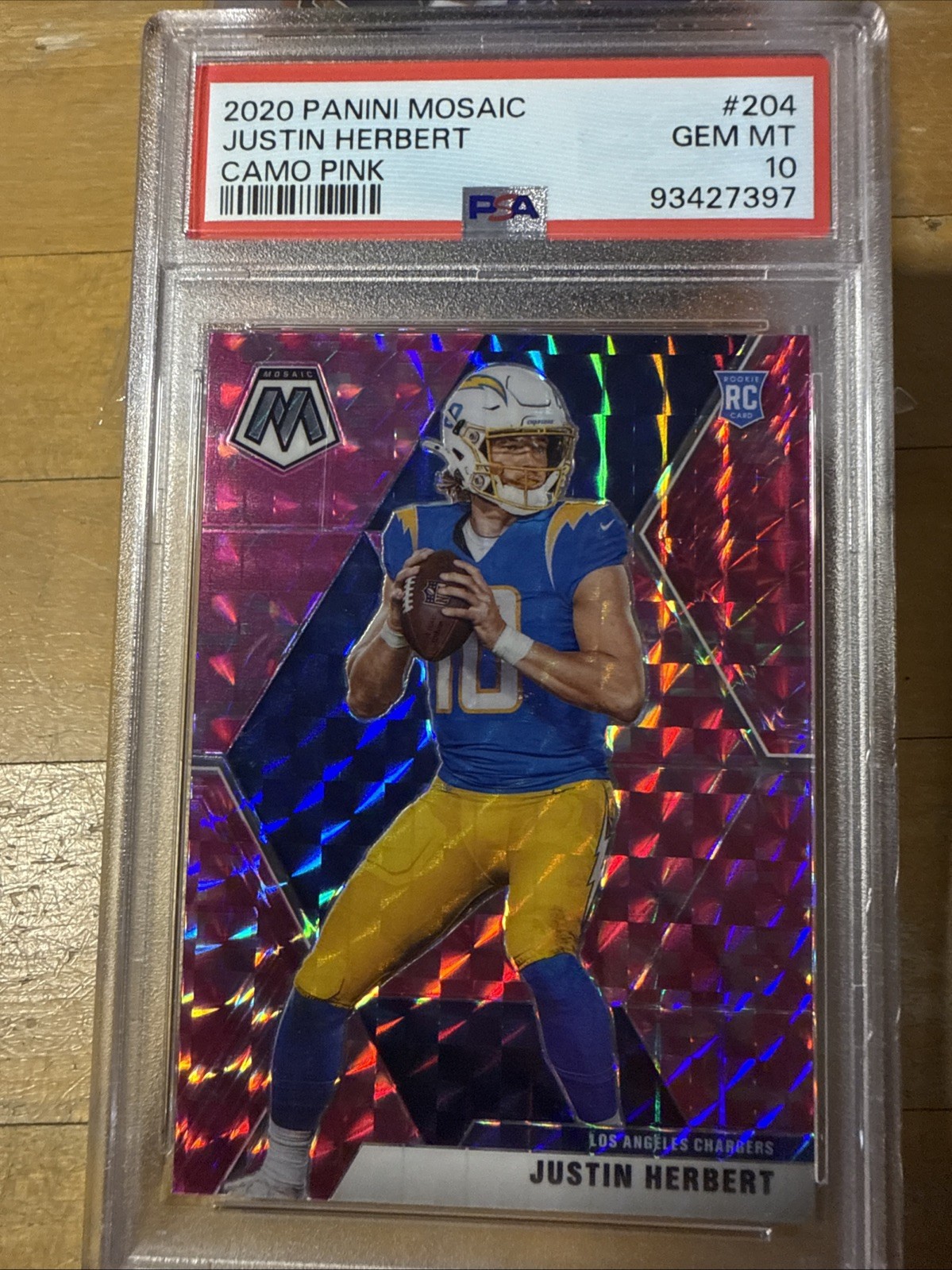 2020 Panini Mosaic Justin Herbert RC Prizm Camo Pink Rookie #204 Chargers PSA 10