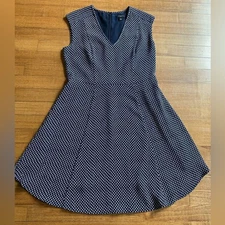 ANN TAYLOR Petite 2 Circle Dot Print A-line Dress Sleeveless V-neck Casual
