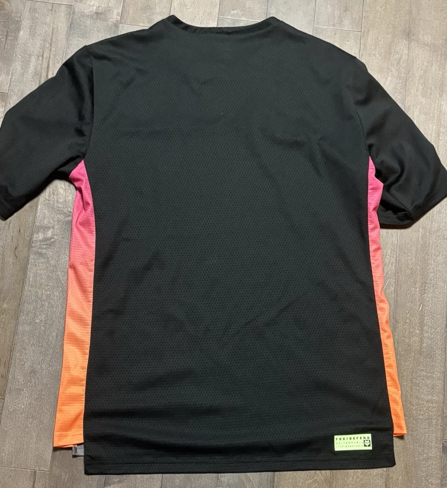 Camiseta deportiva Fox Racing Defend MTB para hombre mediana - negra gris neón desvanecido - nueva condición Foto 2 de 4