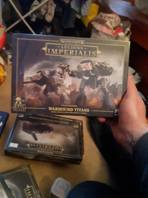 GAMES WORKSHOP Legions Imperialis Warhound Titans with Ursus Claws Warhammer