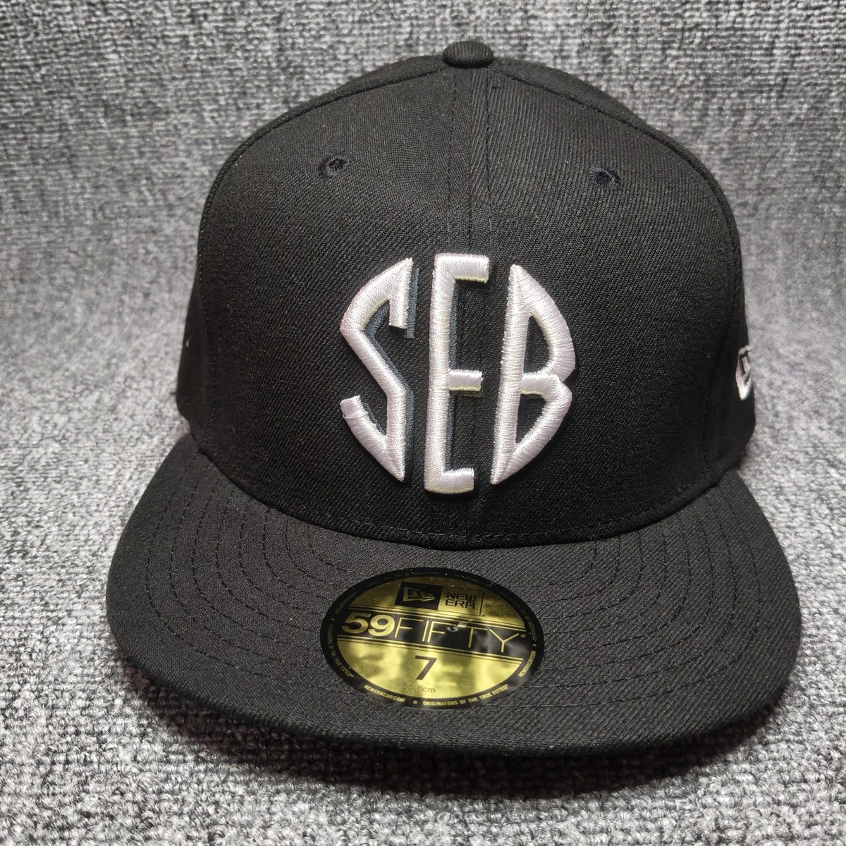 New Era 59FIFTY SEB Monogram Logo Black Fitted Hat Cap Size 7 (55.8cm)