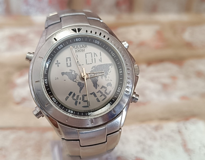 なお Rare Pulsar Seiko NX04-X003 Chronograph Alarm Worldtime Positive
