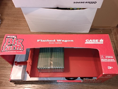 ERTL Big Farm IH Hay Wagon and Bale Brand New - Picture 7 of 10