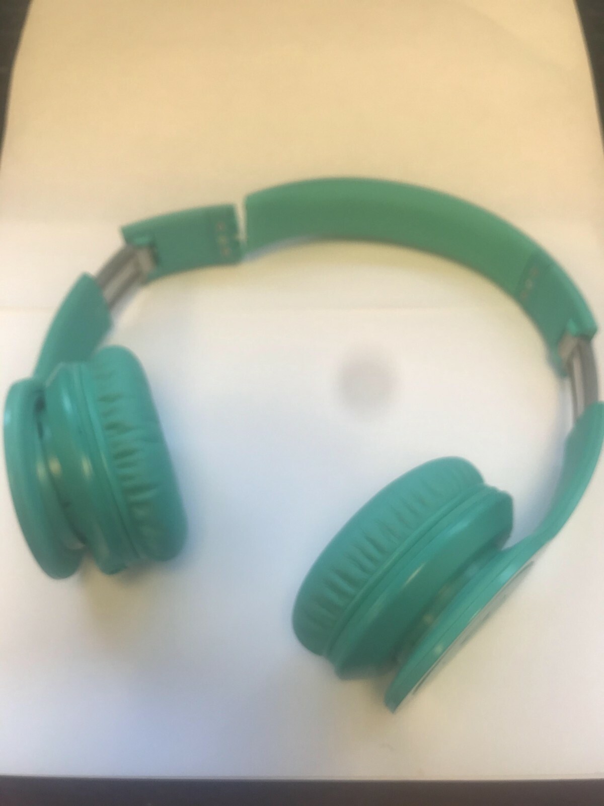 BEATS SOLO HD MODEL H3513 WIRED HEADPHONES NOT WORKING & FOR PARTS