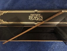 Varita Newt Scamander 14", Animales Fantásticos, Harry Potter, Noble Mundo Mágico