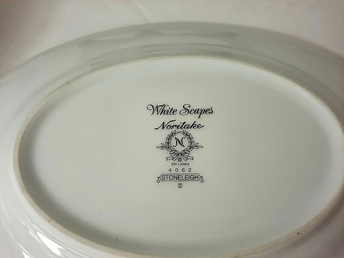 Noritake Stoneleigh White Scapes 2 Dinner Plates 2 Saucers 1 Relish/Butter Tray - Picture 3 of 3