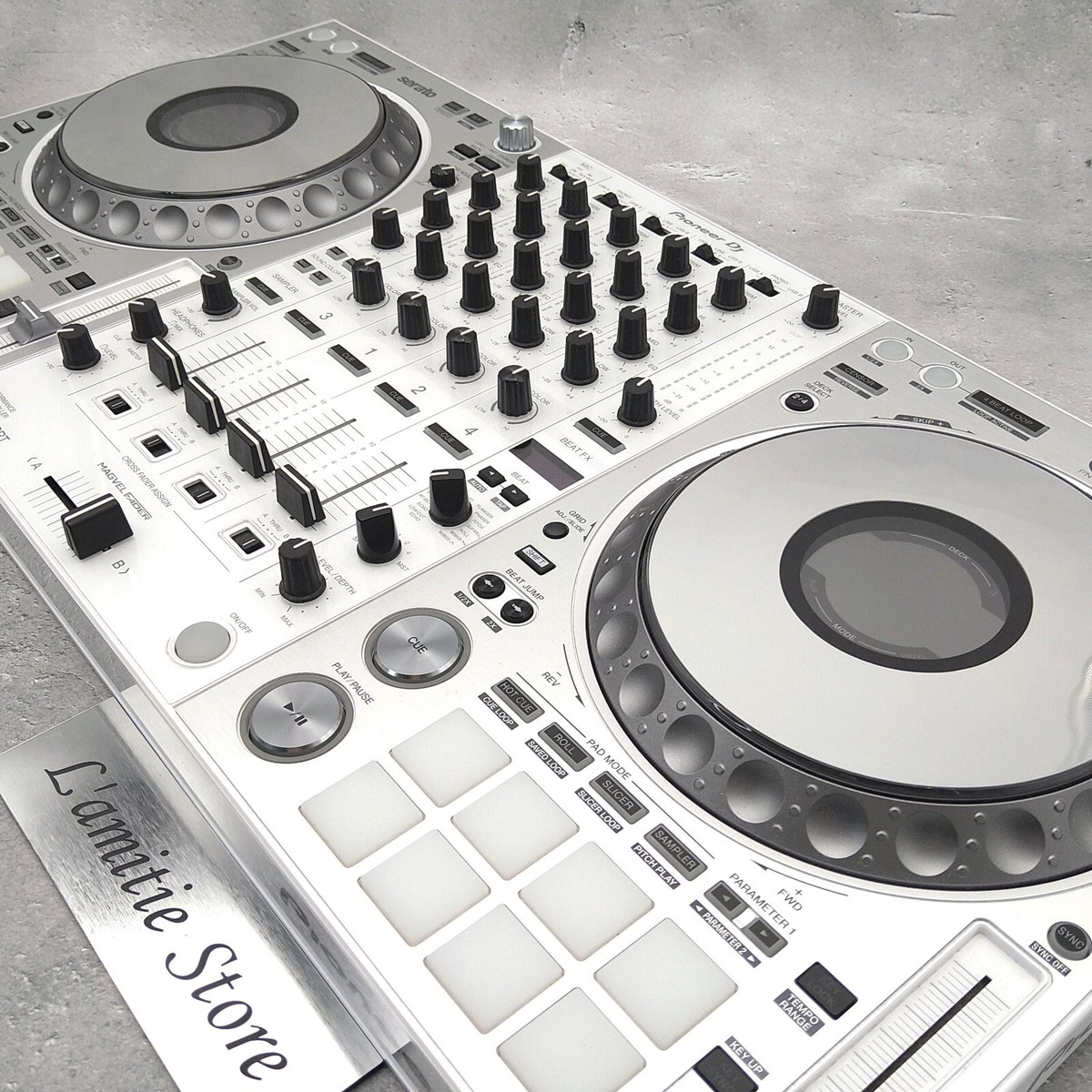 DDJ-1000SRT-w Pioneer DJ DDJ-1000SRT - Now In White! - Digital DJ Tips