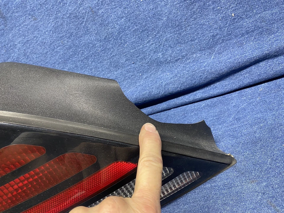 1999 - 2005 Pontiac Grand Am Left Side Tail Light - Image 4 of 4