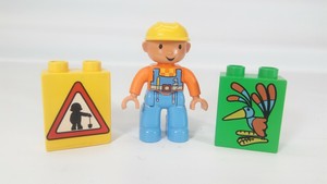 lego minifigure builder