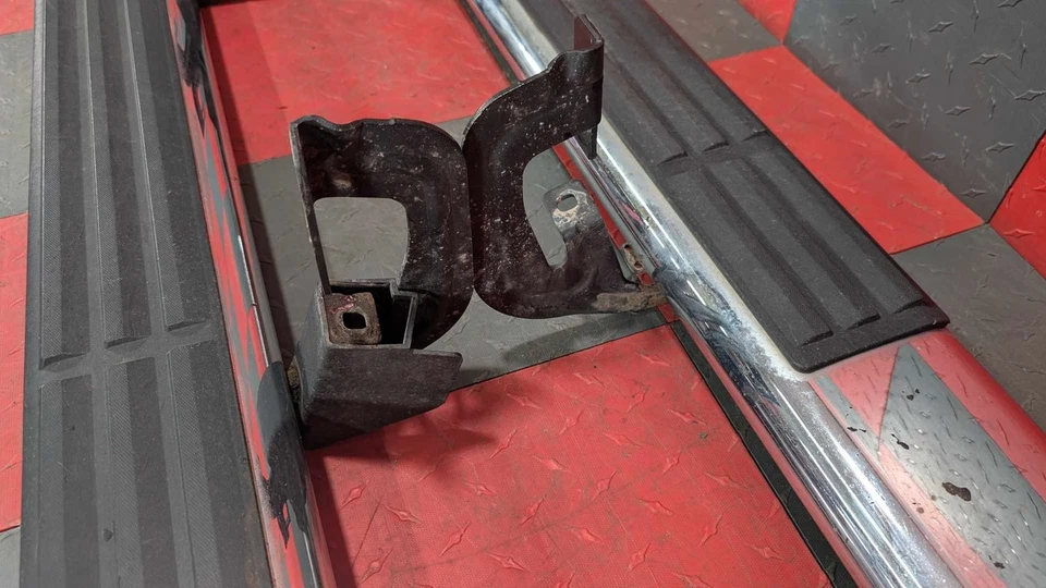 07-14 Silverado 2500 Crew Cab Pair Chrome Running Boards Side Step Minor Pitting - Image 4 of 4