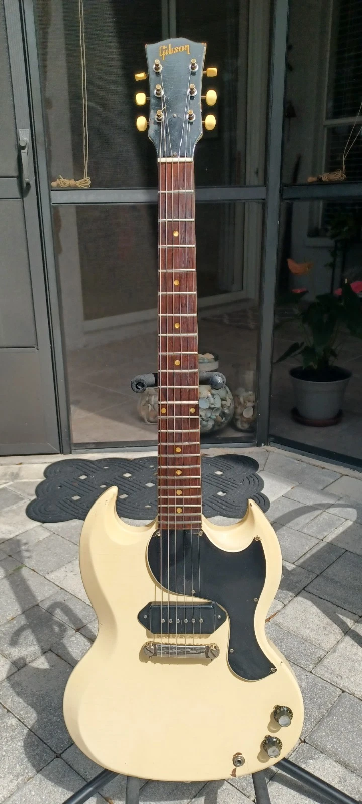 Picture 4 of 24