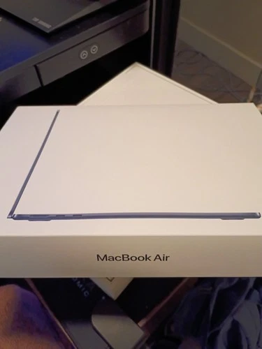 Apple MacBook Air 13-inch M4 512GB SSD 16GB RAM 10-Core GPU Midnight Black