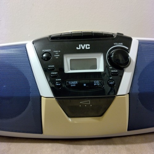 JVC RC-QN1WT tragbares System CD-Player/Kassettenrekorder/AM/FM-Radio funktioniert! - Bild 3 von 13