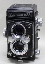 YASHICA-635 35mm/120 TLR Medium Format Film Camera Yashikor 80mm f/3.5 Lens