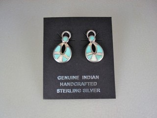 VINTAGE ZUNI STERLING SILVER & TURQUOISE OPAL INLAY EARRINGS