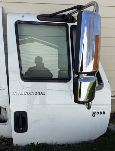 2005 INTERNATIONAL 8600 2003-2018 Complete DOOR ASSEMBLY Right/Passenger &Mirror