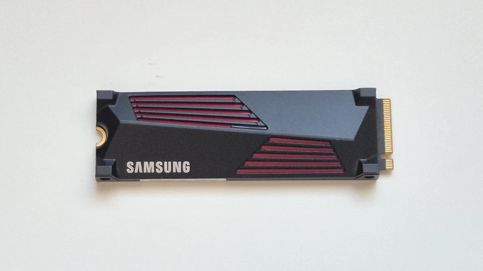 Samsung 990 PRO 2TB (with Heatsink) NVMe PCIe Gen4 x4 - MZ-V9P2T0CW (As new)
