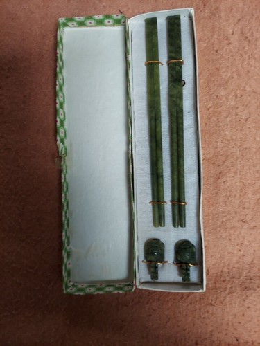 2 Pair Vintage Nephrite Green Natural Jade Chinese Chopsticks w/Turtle Rests - Picture 1 of 3