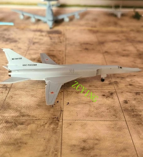 1/400 Russian TU22M3 Backfire Bomber Finished Product Model 1pcs - Picture 3 of 3