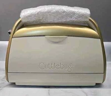Gold Anna Griffin CRICUT  Cuddlebug Embossing Machine Craft Cards Scraping