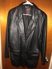 Women's Black Leather Car Coat Lined 2 Pockets 2 Buttons In Front In Great Shape