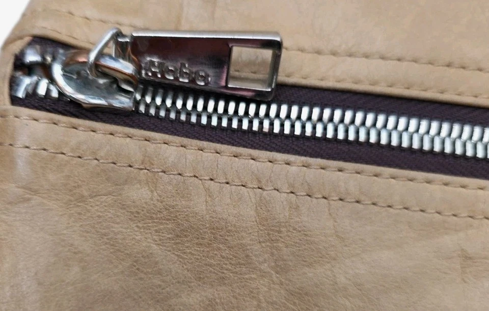 Hobo The Original Tan Leather Crossbody Soft Glazed Zip Front Pocket Boho Bag - Image 3 of 4