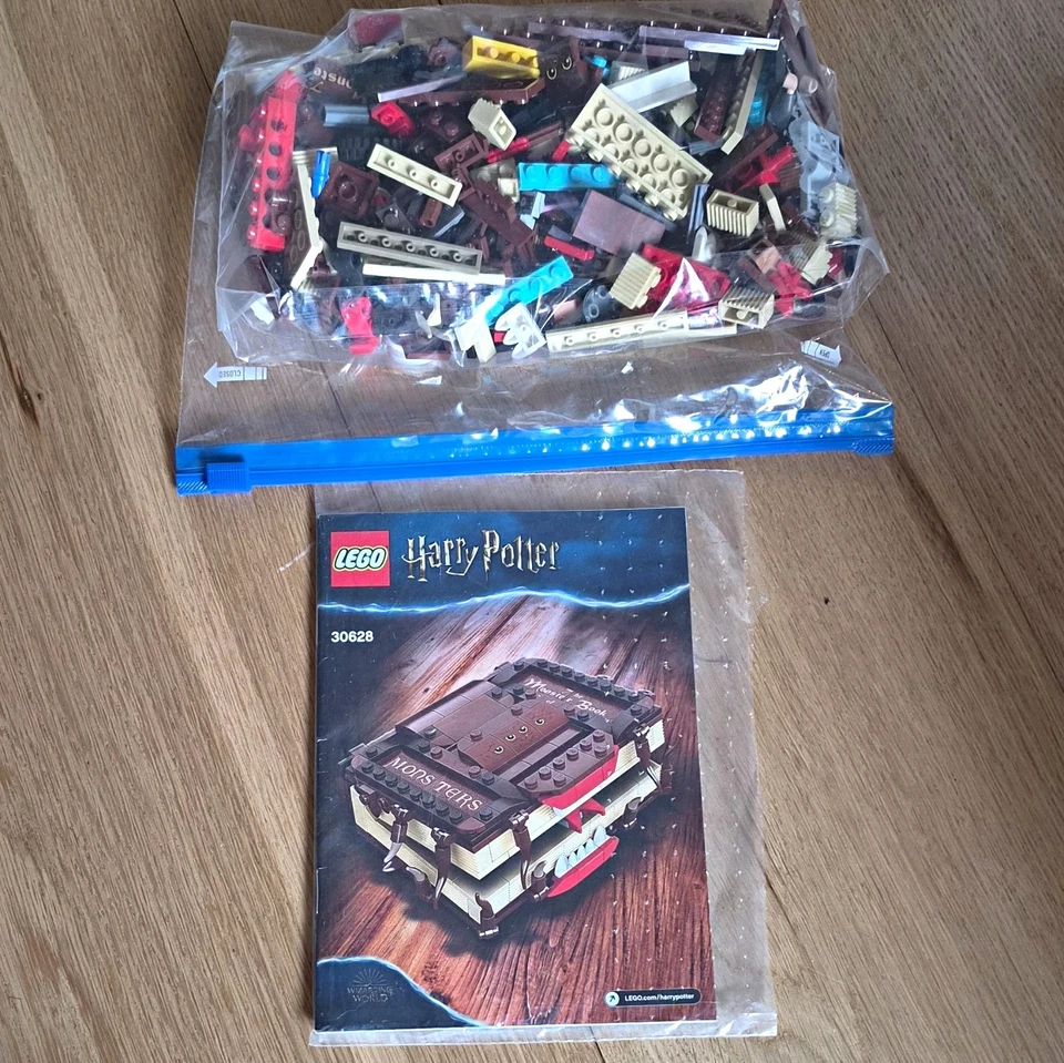 LEGO Harry Potter 30628 Monster Book of Monsters Retired Promo inc Minifig