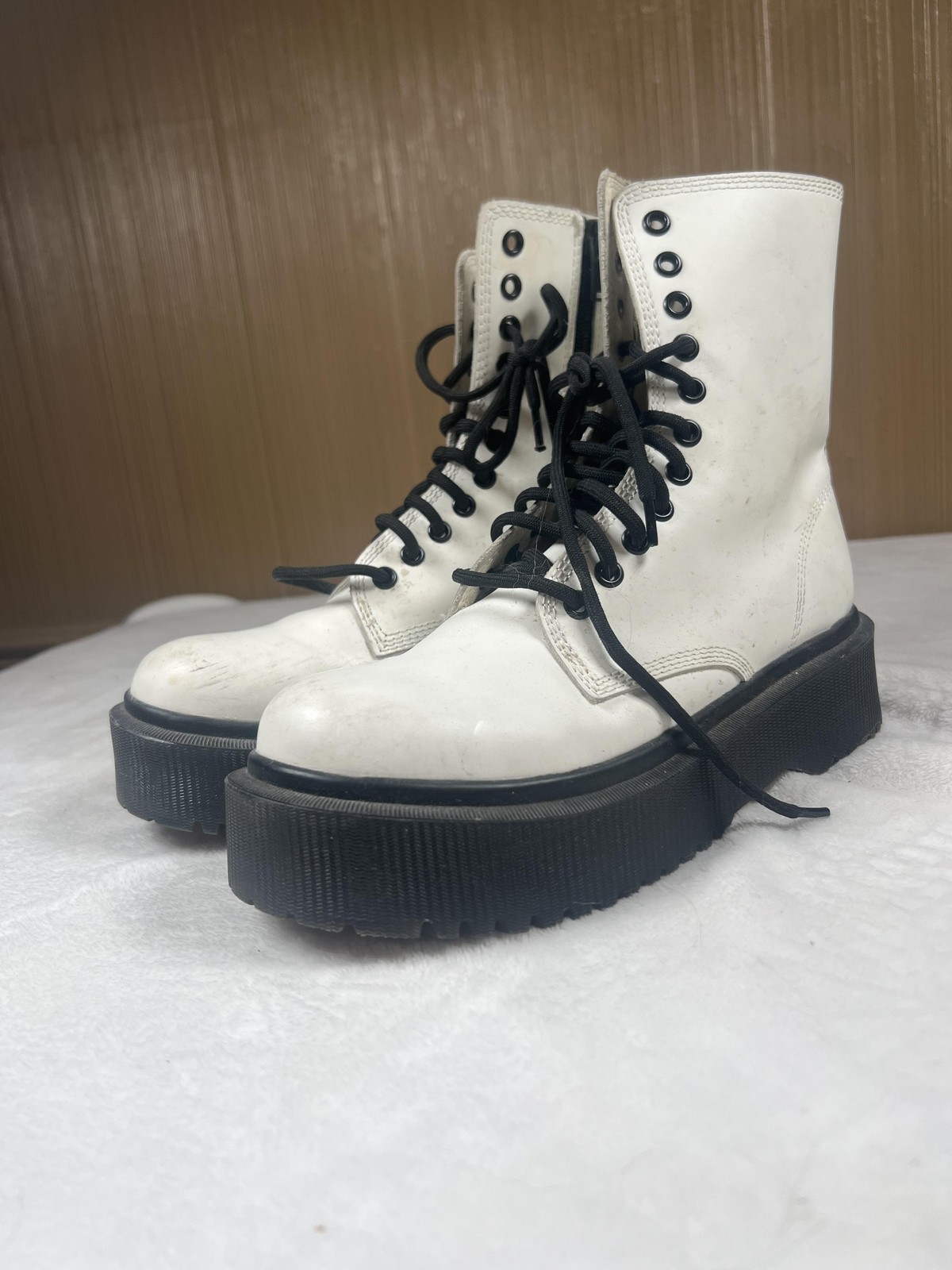 Jeffrey Campbell Platform Combat Boots Womens Size 8.5 White Leather Lace Up