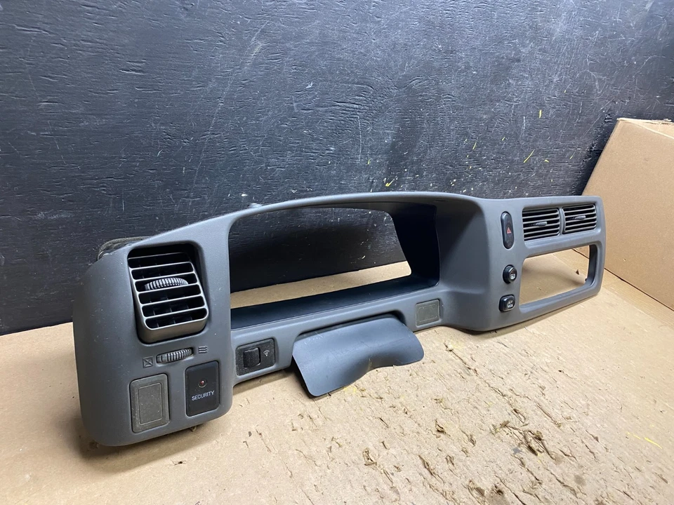 2000-2004 Mitsubishi Montero Sport Dash Speedometer Bezel Trim Air Vent T8592 DG - Image 2 of 4