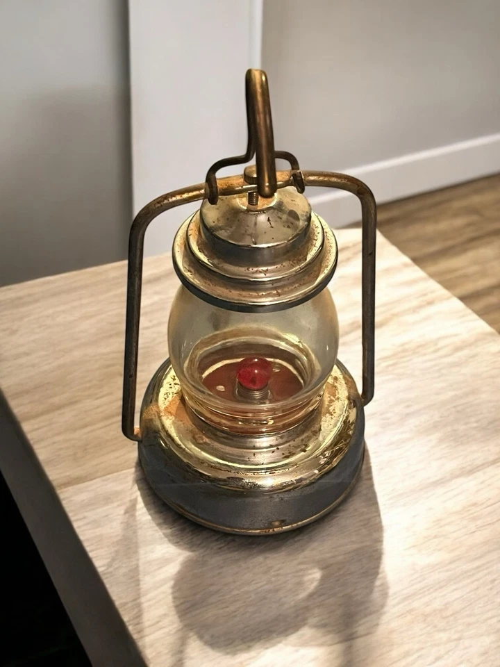 Vintage Brass Miniature Lantern – Collectible Oil Lamp - Image 3 of 4