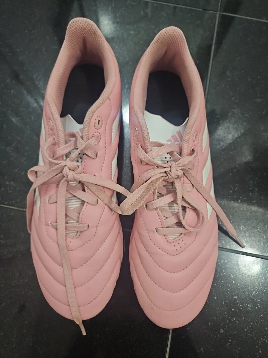 Light pink hotsell soccer cleats
