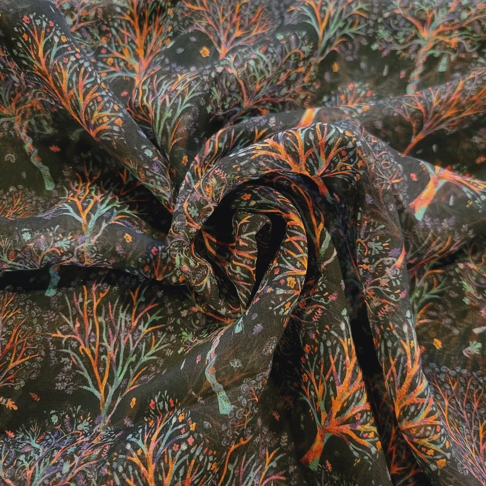 Liberty of London SILK GEORGETTE - "El árbol de los artistas" naranjos en azul marino Foto 3 de 3